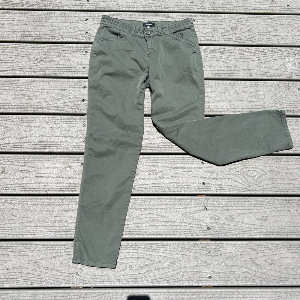 Reitmans: Petite Green Trouser/Utility Pants. Women’s Size 6.